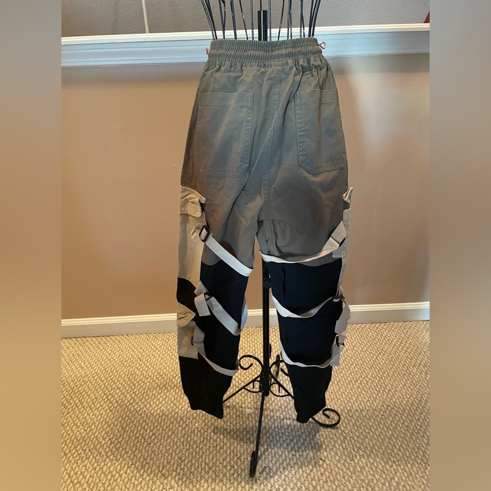 Colorblock Cargo Pants - Picture 2 of 2